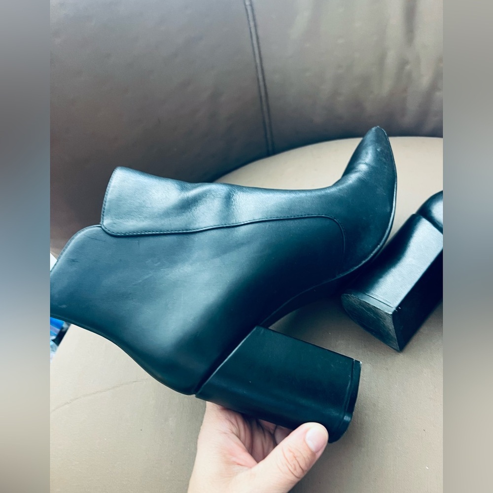 Nine West Black Ankle Boots with Gold Zipper - Picture 8 of 14